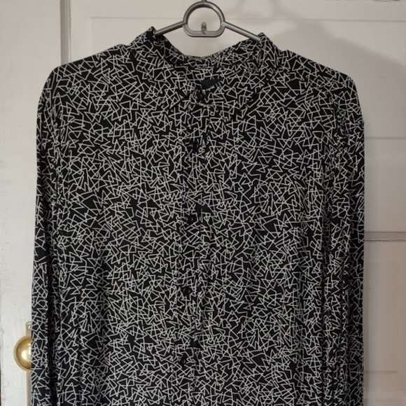 Black Clockhouse shirt with white Geometric print 100% viscose - Picture 4 of 6